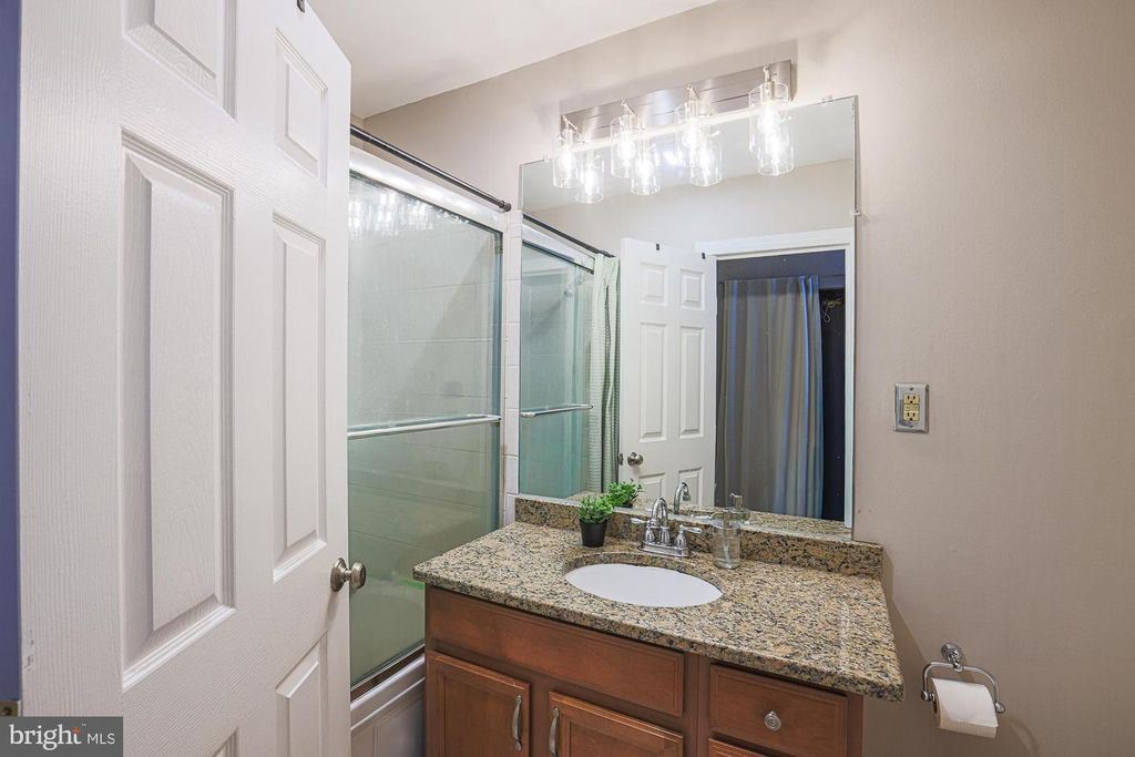 Image 23 of property listing at 1010 S BOULDIN ST, Baltimore, MD 21224