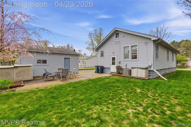 907 Batavia Avenue, Royal Oak, MI 48067