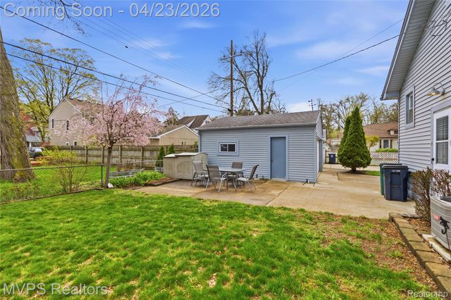 907 Batavia Avenue, Royal Oak, MI 48067