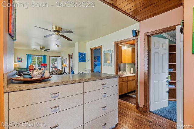 907 Batavia Avenue, Royal Oak, MI 48067