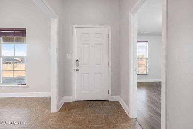 2163 Woodridge Drive, Southaven, MS 38672