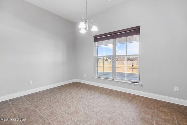 2163 Woodridge Drive, Southaven, MS 38672