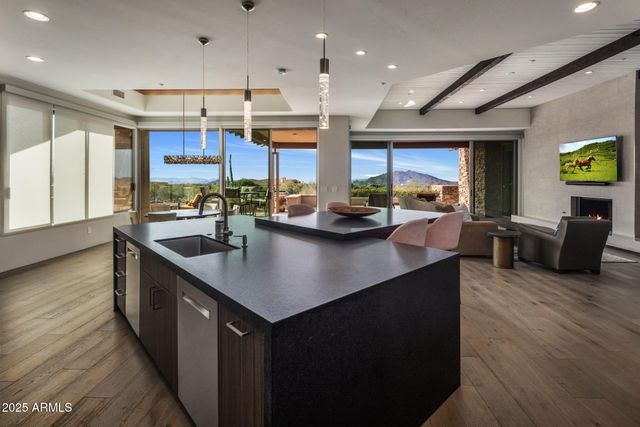 9807 E BROKEN SPUR Drive, Scottsdale, AZ 85262