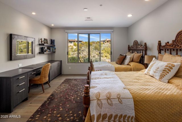 9807 E BROKEN SPUR Drive, Scottsdale, AZ 85262