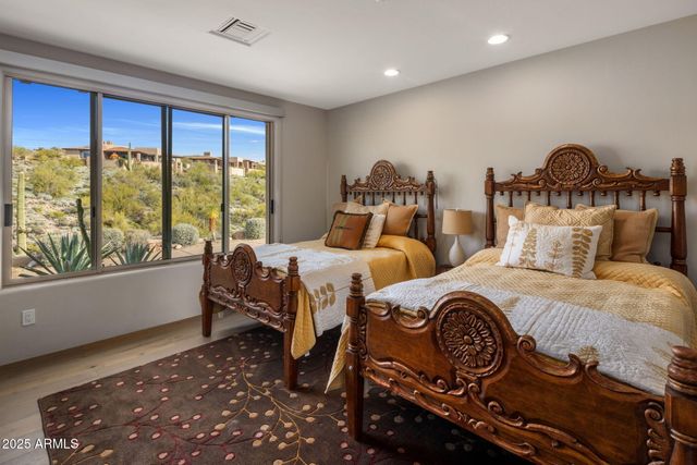 9807 E BROKEN SPUR Drive, Scottsdale, AZ 85262