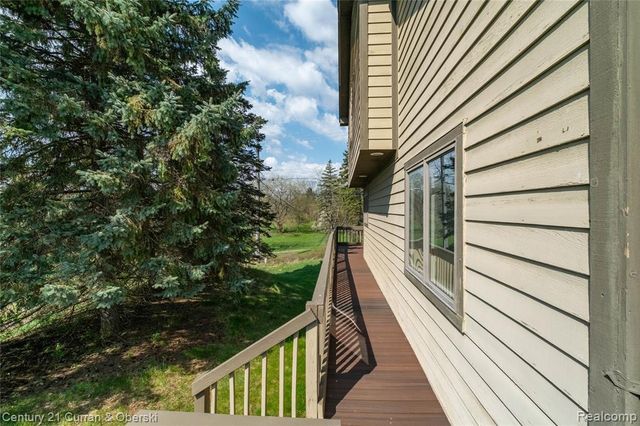 1083 N Livernois Road, Rochester Hills, MI 48306