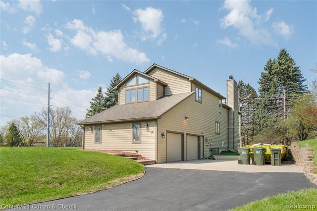 1083 N Livernois Road, Rochester Hills, MI 48306