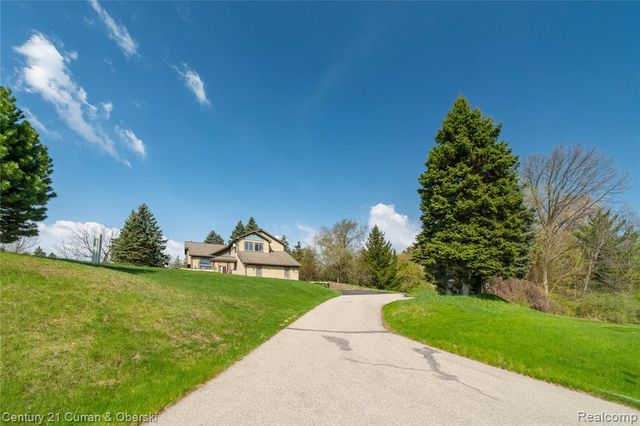1083 N Livernois Road, Rochester Hills, MI 48306