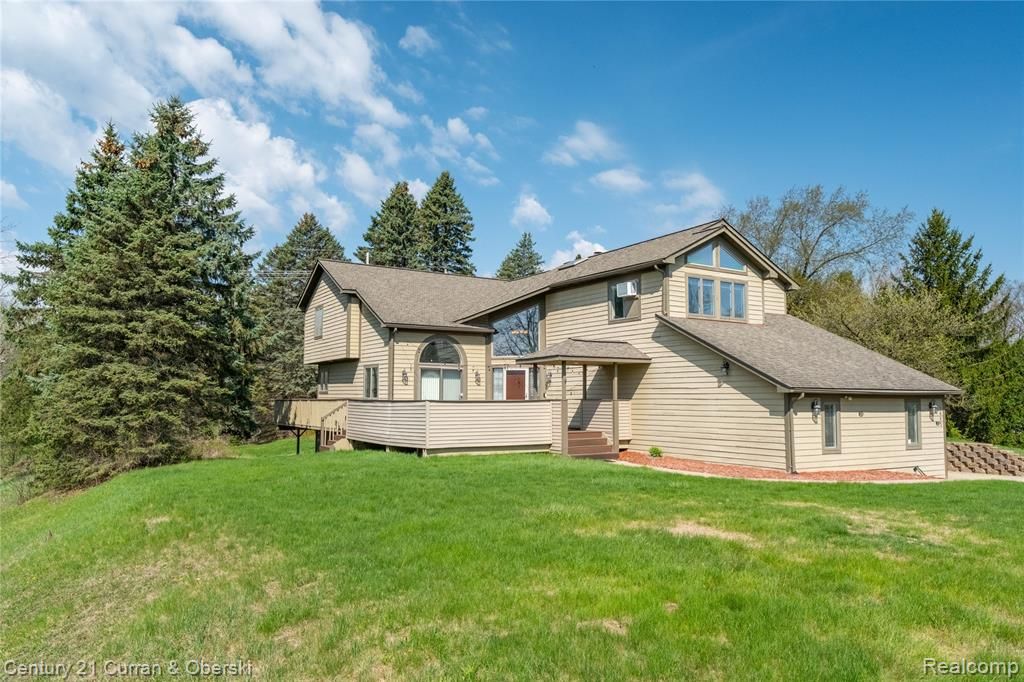 1083 N Livernois Road, Rochester Hills, MI 48306