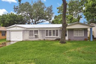 616 Benson Street, La Marque, TX 77568
