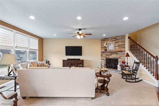 49 Garnett, Akron, OH 44321