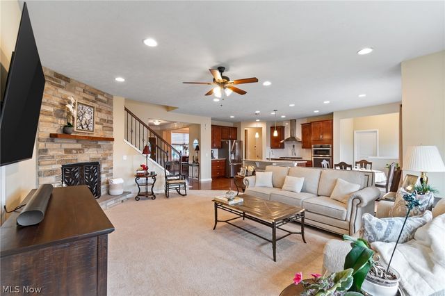49 Garnett, Akron, OH 44321