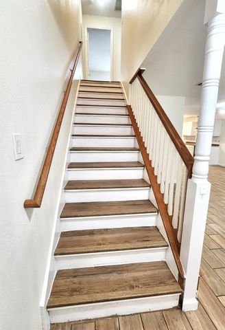 11899 Algonquin Drive 5, Houston, TX 77089