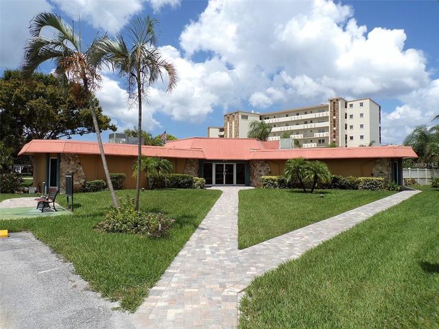 3880 IRONWOOD LANE 505E, Bradenton, FL 34209