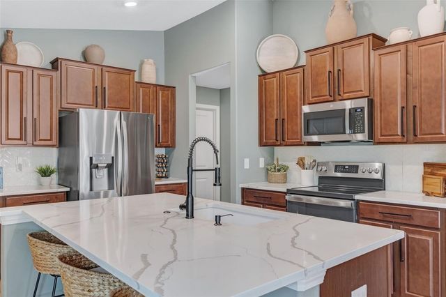 7235 SALT RIVER AVENUE, Sun City Center, FL 33573