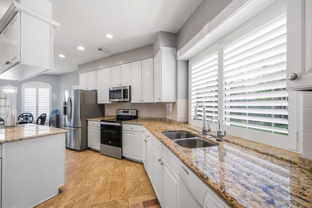 531 W North Hill Drive, Spring, TX 77388