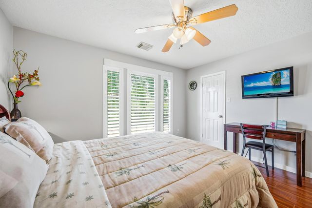 531 W North Hill Drive, Spring, TX 77388