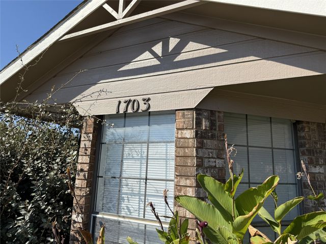 1703 Leroy Road, Dallas, TX 75217