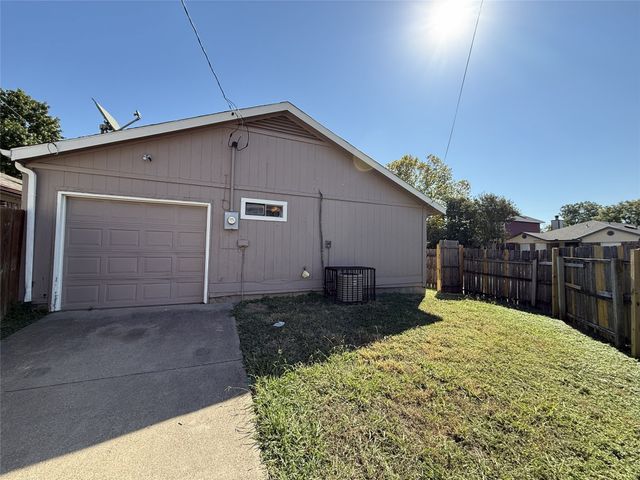 1703 Leroy Road, Dallas, TX 75217