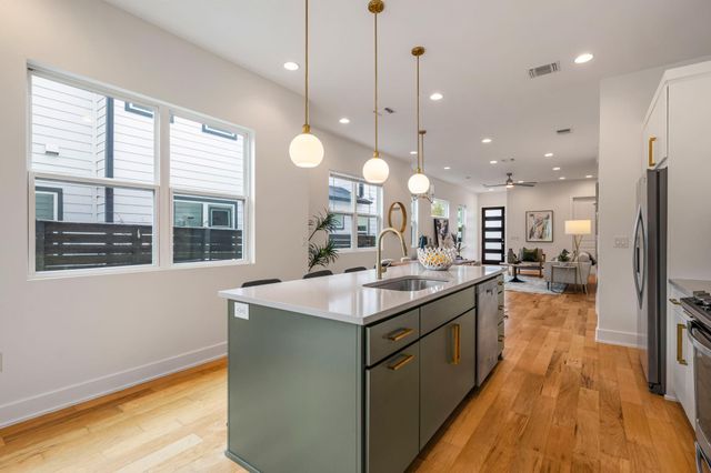 1301 Cometa ST A, Austin, TX 78721