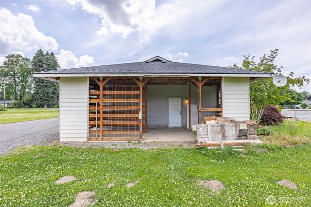 902 Nooksack Avenue, Nooksack, WA 98276