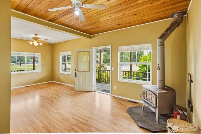 902 Nooksack Avenue, Nooksack, WA 98276