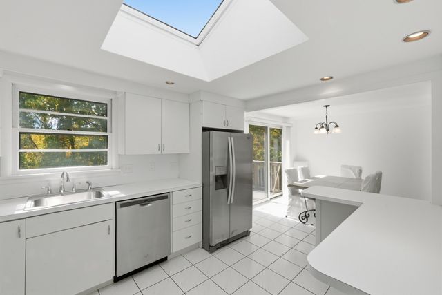 4 Angelica Dr., Framingham, MA 01701