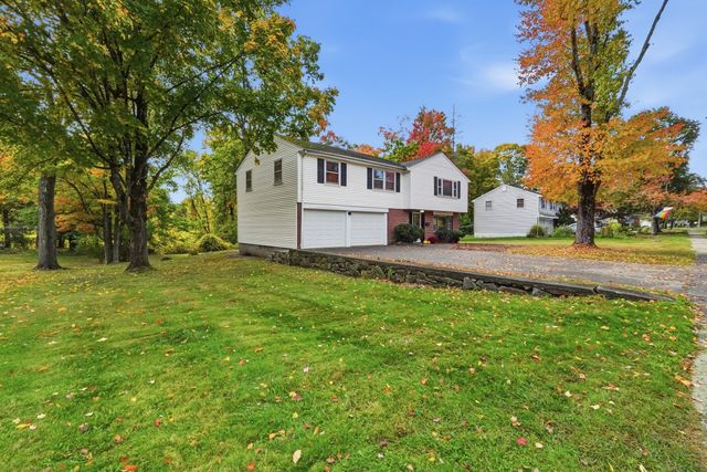 4 Angelica Dr., Framingham, MA 01701