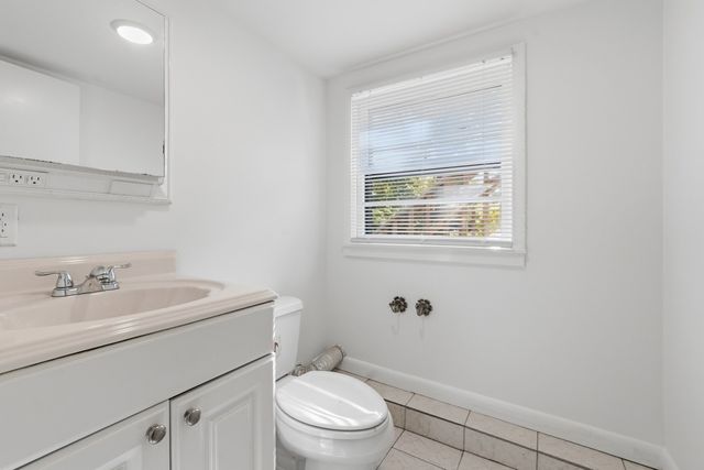 4 Angelica Dr., Framingham, MA 01701