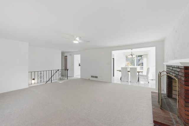 4 Angelica Dr., Framingham, MA 01701
