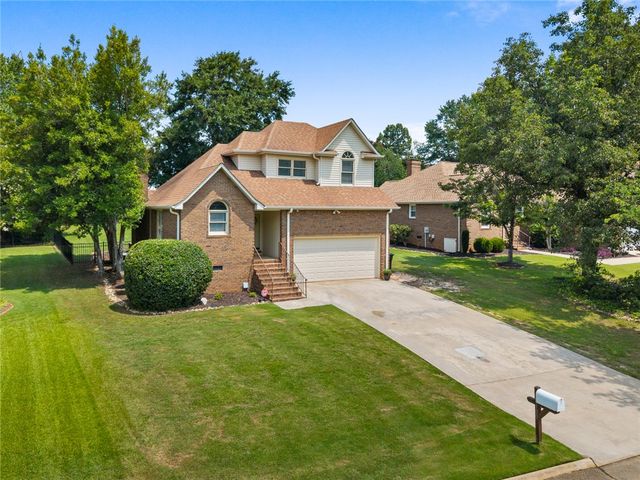 109 Prestwick Court, Easley, SC 29642