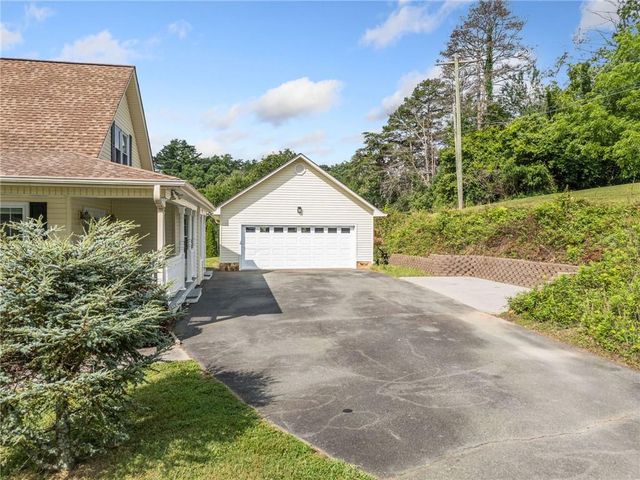 206 Piney Woods Drive, Ellijay, GA 30536