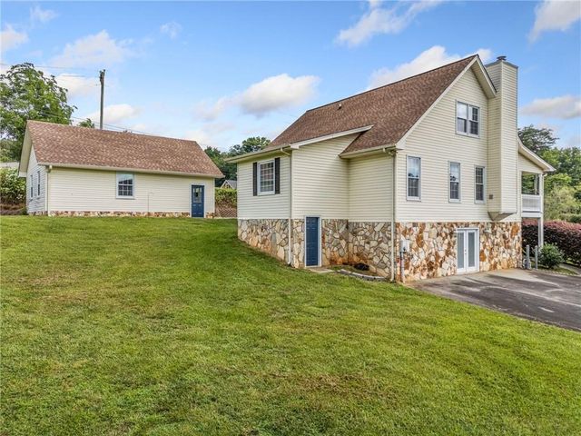 206 Piney Woods Drive, Ellijay, GA 30536