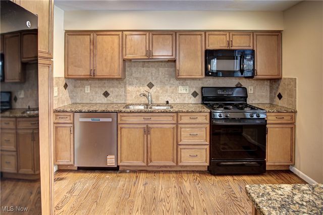 3258 Van Buren Drive, Brunswick, OH 44212