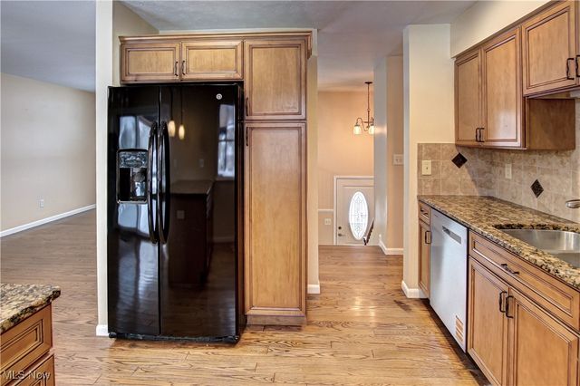 3258 Van Buren Drive, Brunswick, OH 44212