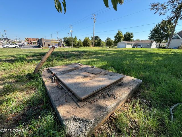 2801&2803 S Main, Joplin, MO 64804