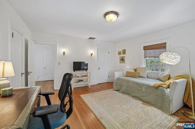 157 Sussex Road, Tenafly, NJ 07670