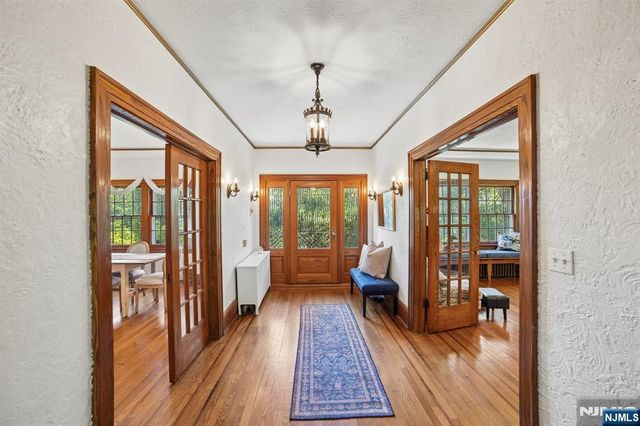 157 Sussex Road, Tenafly, NJ 07670