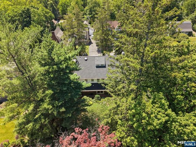 157 Sussex Road, Tenafly, NJ 07670