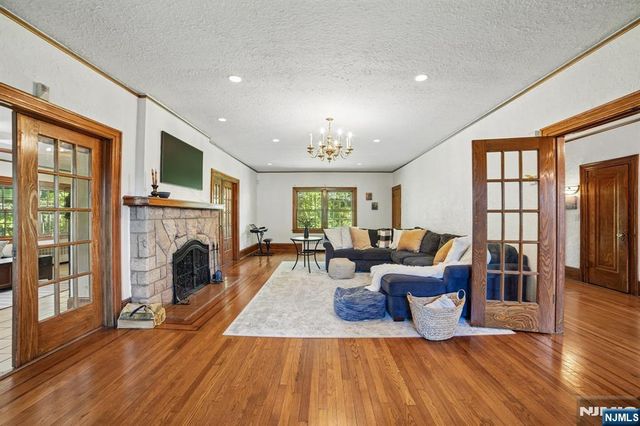 157 Sussex Road, Tenafly, NJ 07670