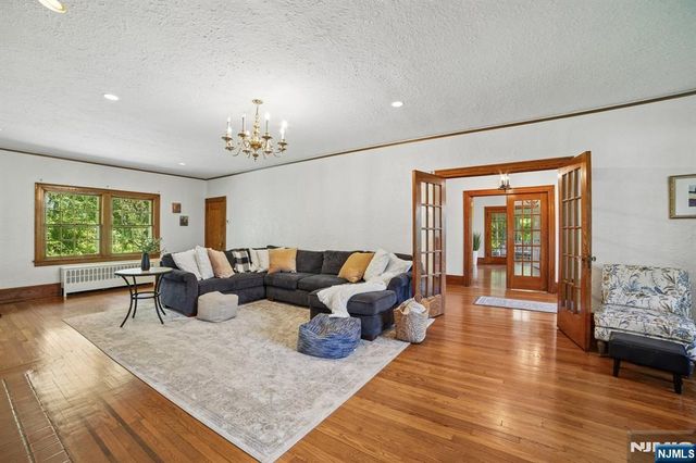 157 Sussex Road, Tenafly, NJ 07670