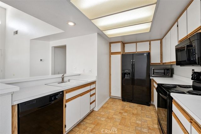 63 Huntington, Irvine, CA 92620