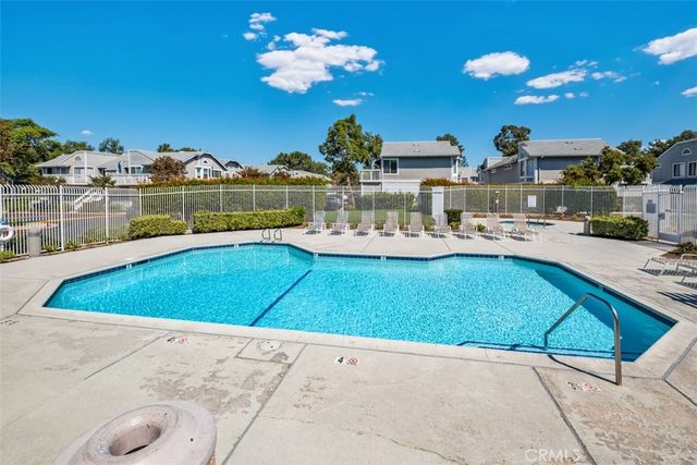 63 Huntington, Irvine, CA 92620