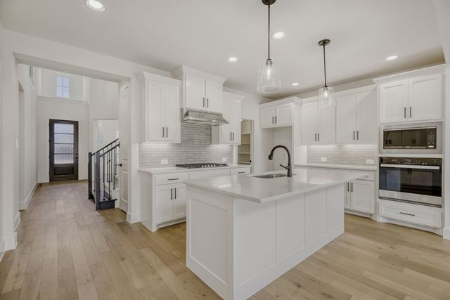 169 Enclave Drive, Lakewood Village, TX 75068