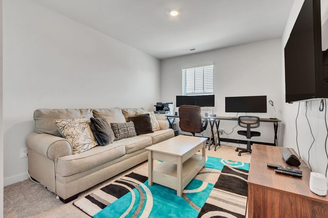 2736 Fordham St, Columbia, TN 38401