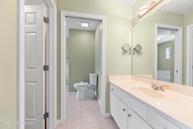 4702 Chenoweth Run Rd, Louisville, KY 40299