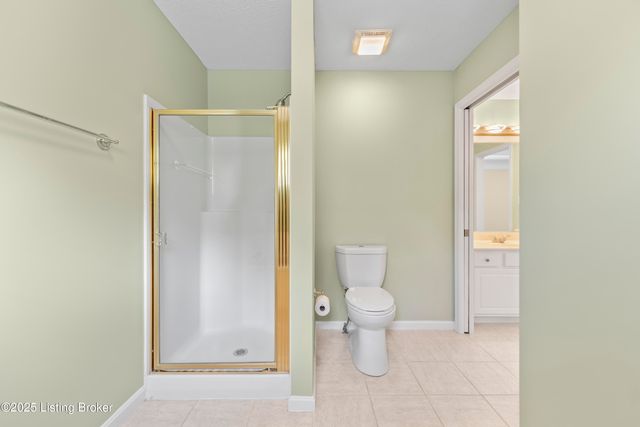 4702 Chenoweth Run Rd, Louisville, KY 40299