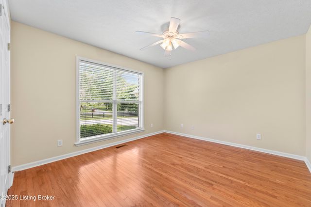 4702 Chenoweth Run Rd, Louisville, KY 40299