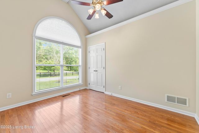 4702 Chenoweth Run Rd, Louisville, KY 40299