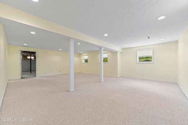 4702 Chenoweth Run Rd, Louisville, KY 40299